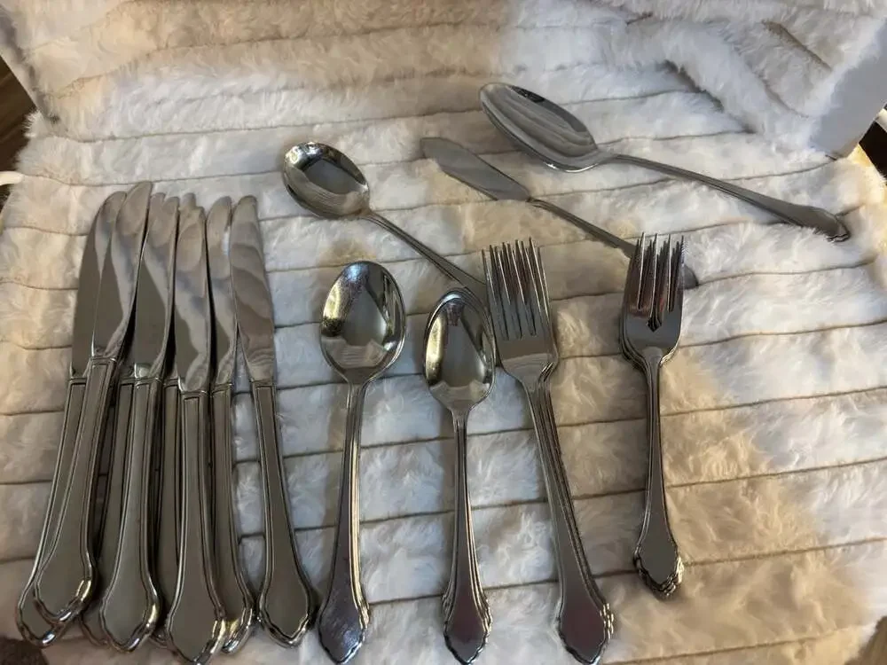 Vintage 36pc Oneida Wm A Rogers Stainless Flatware Set Summer Mist Autumn Glow
